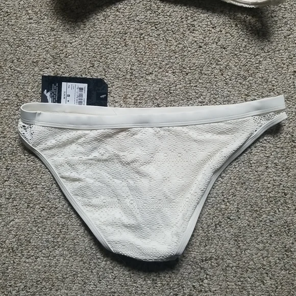 Ripzone Bikini - Picture 4 of 7